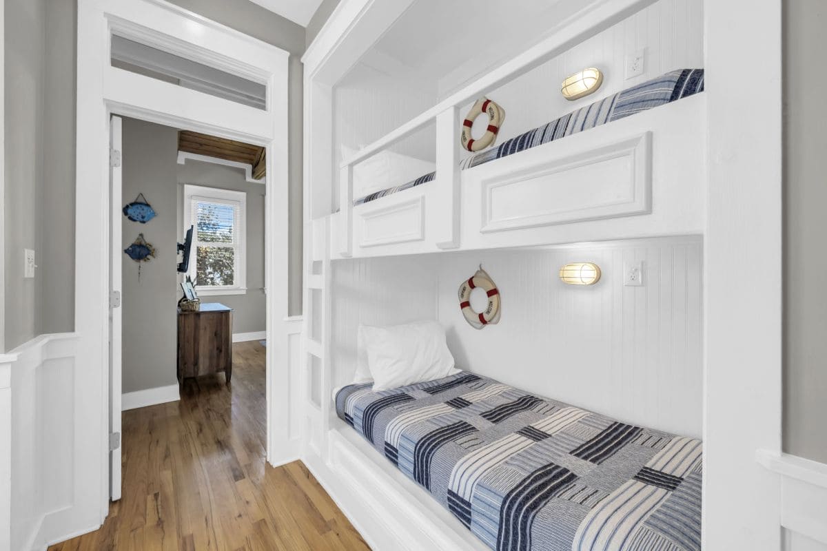 Hall Bunks