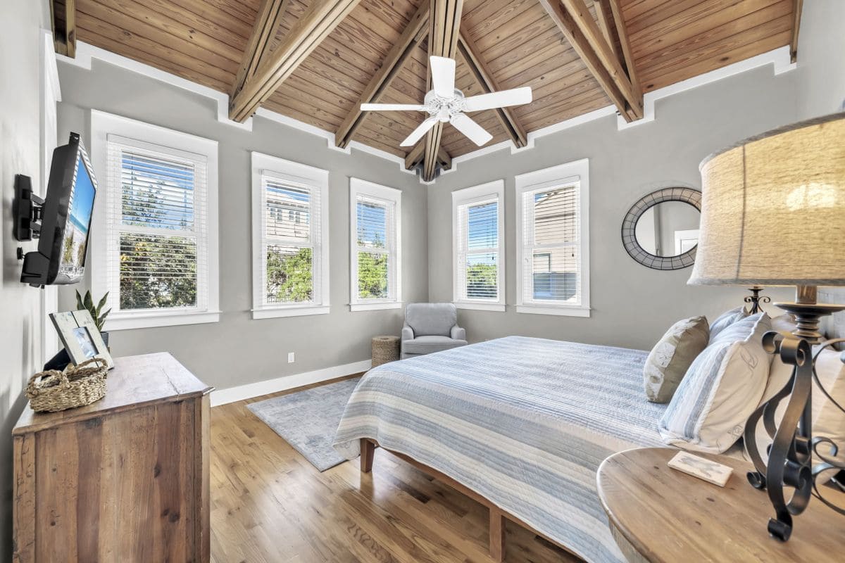 Second Floor King