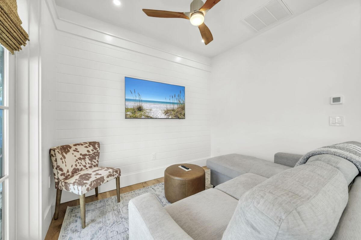 Carriage House Living Room with Queen Pullout