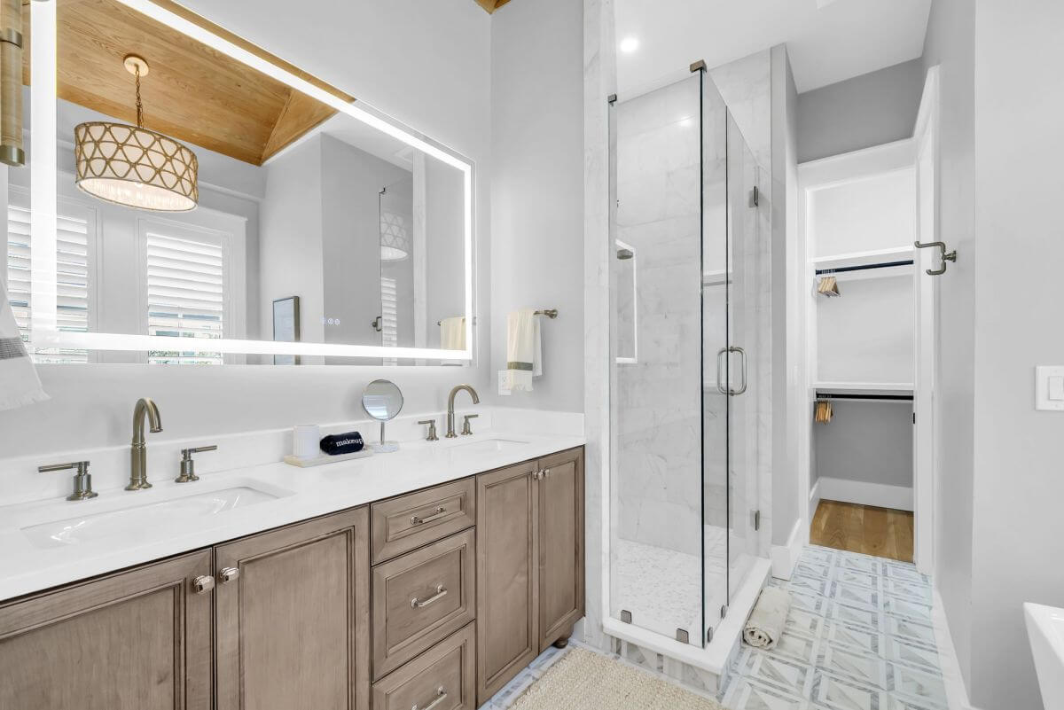 Second Floor Master Ensuite